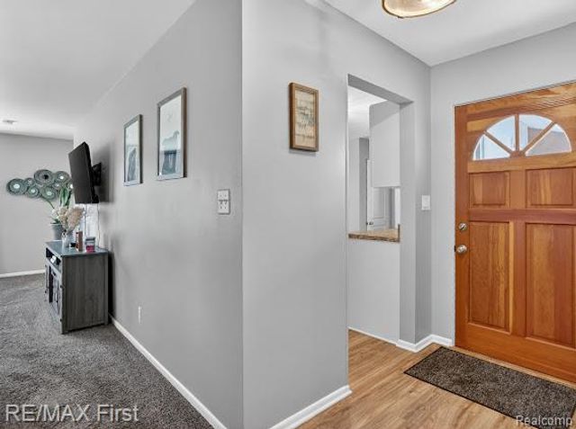 3740 Clintonville Road, Waterford, MI 48329