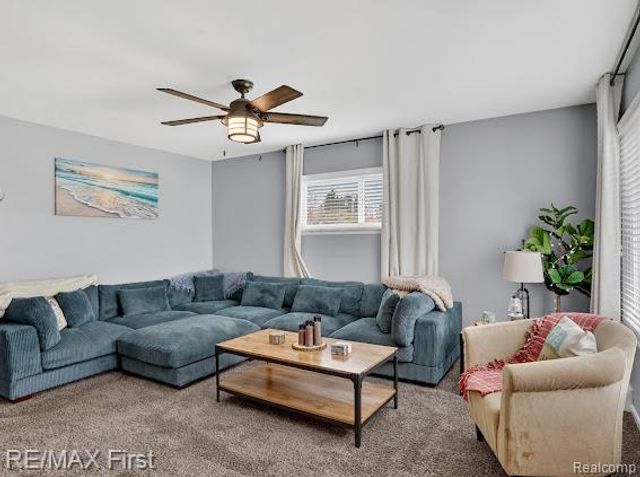 3740 Clintonville Road, Waterford, MI 48329