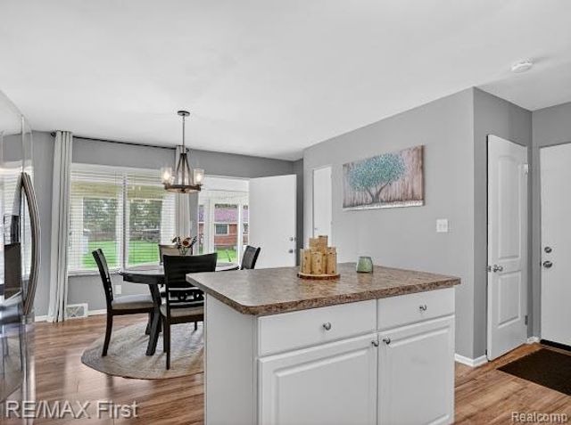 3740 Clintonville Road, Waterford, MI 48329