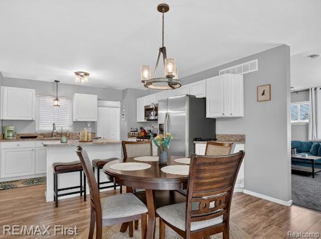 3740 Clintonville Road, Waterford, MI 48329