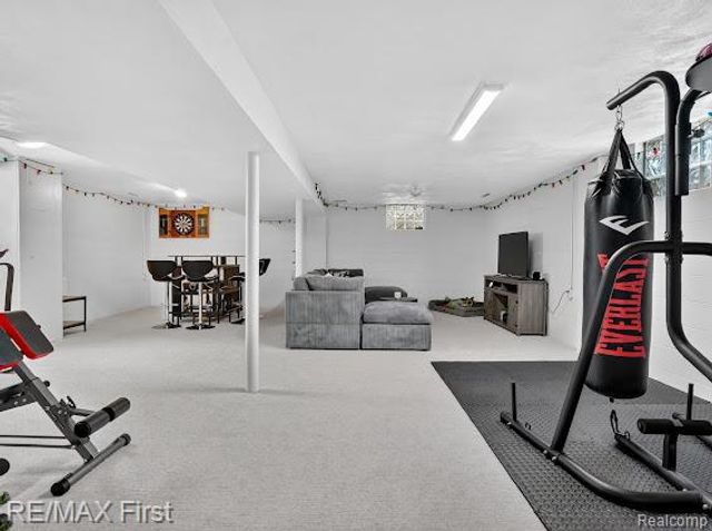3740 Clintonville Road, Waterford, MI 48329