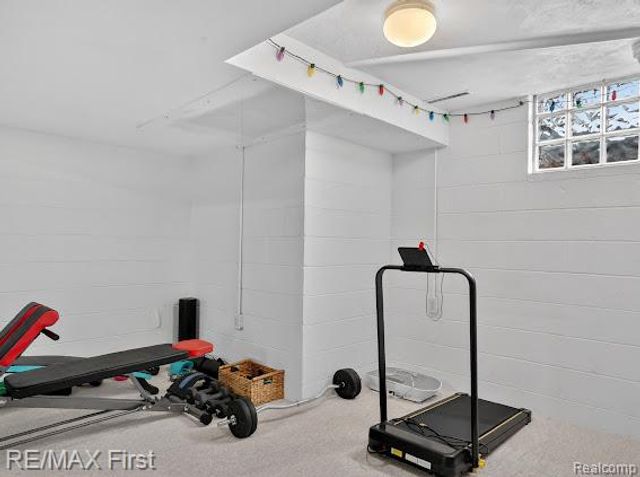3740 Clintonville Road, Waterford, MI 48329