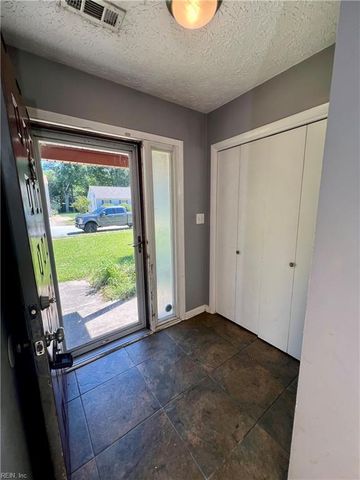 119 Admiral CT, Hampton, VA 23669