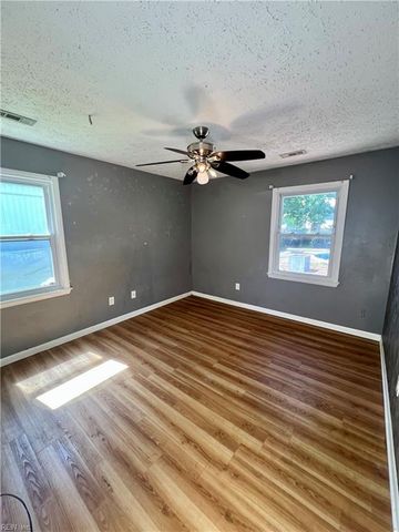 119 Admiral CT, Hampton, VA 23669
