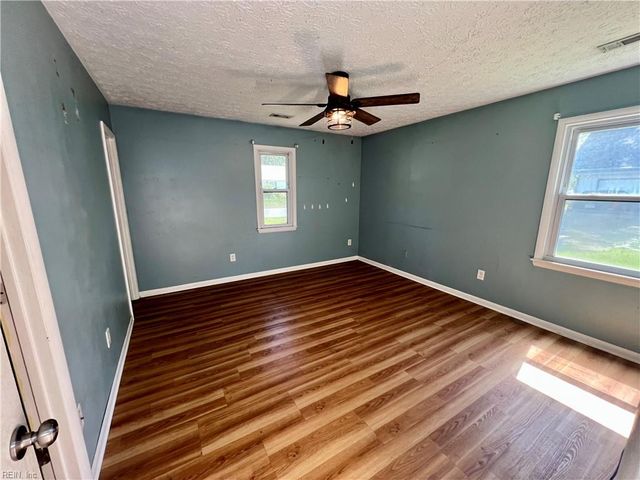 119 Admiral CT, Hampton, VA 23669