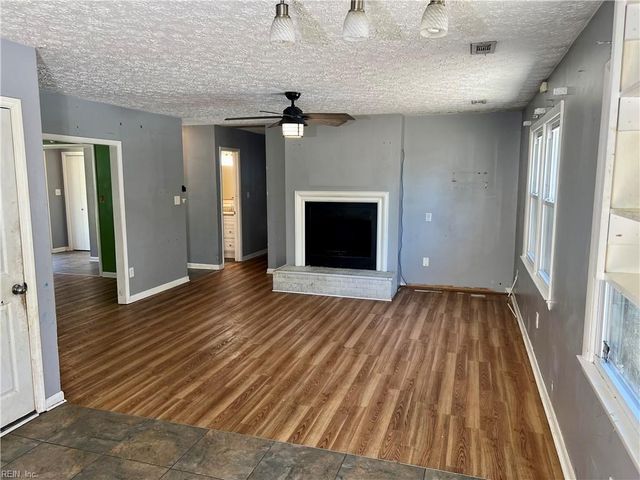 119 Admiral CT, Hampton, VA 23669