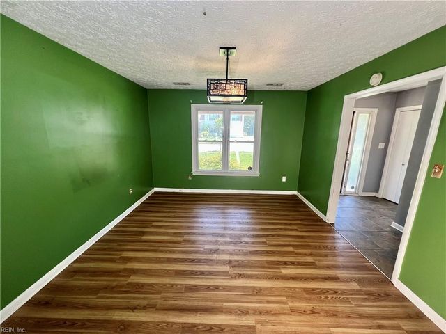 119 Admiral CT, Hampton, VA 23669
