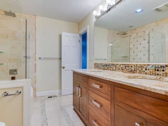 1200 Hi Circle S, Horseshoe Bay, TX 78657