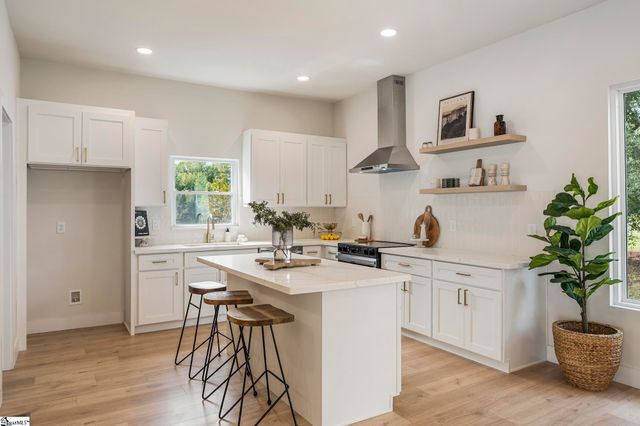 212 Colonels Road, Pendleton, SC 29670