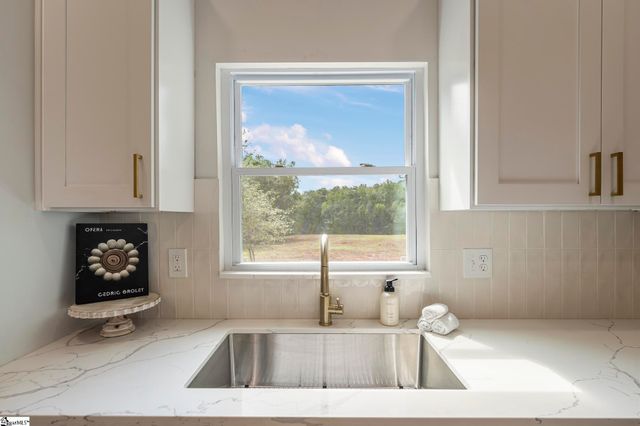 212 Colonels Road, Pendleton, SC 29670