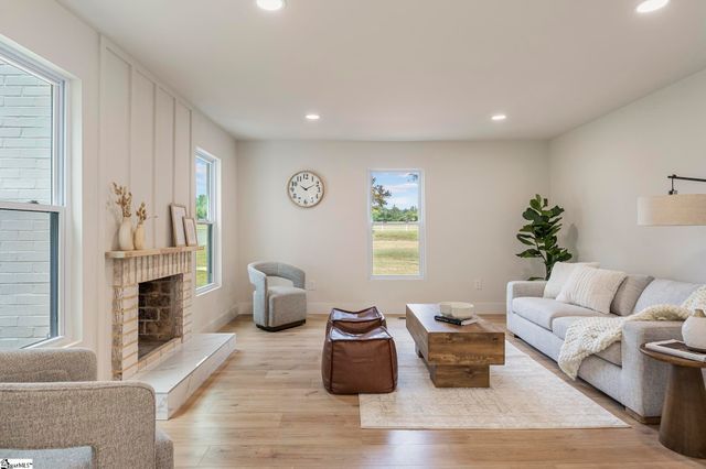 212 Colonels Road, Pendleton, SC 29670