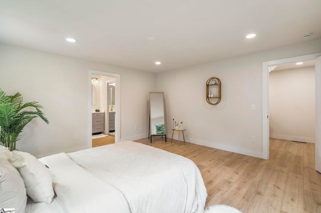 212 Colonels Road, Pendleton, SC 29670