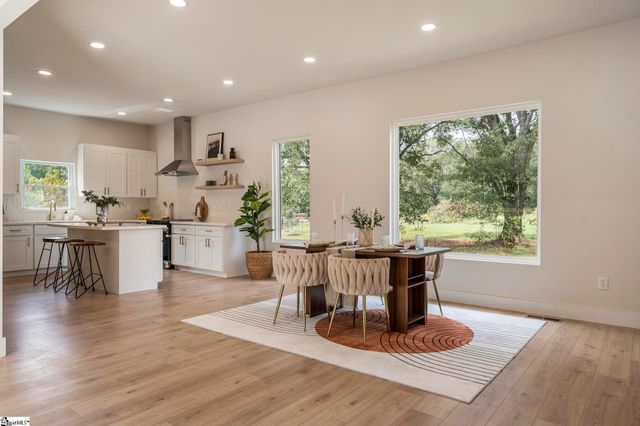 212 Colonels Road, Pendleton, SC 29670