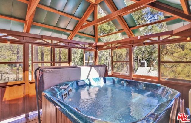 490 Lark Road, Wrightwood, CA 92397