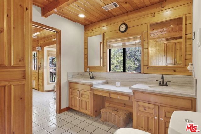 490 Lark Road, Wrightwood, CA 92397