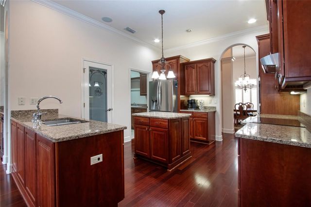905 SQUARE LAKE DRIVE, Bartow, FL 33830