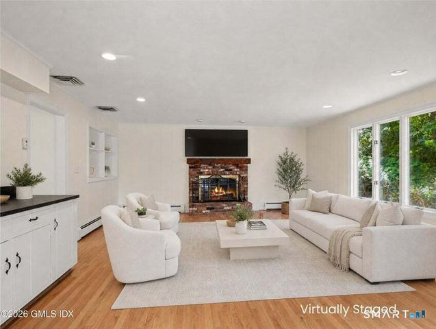 5 Raphael Place, Greenwich, CT 06878