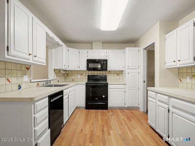 5 Raphael Place, Greenwich, CT 06878