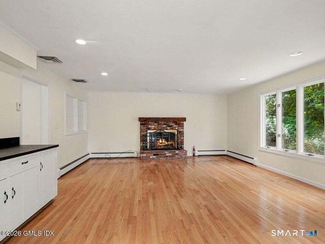 5 Raphael Place, Greenwich, CT 06878