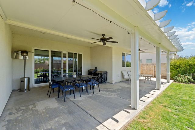 2006 N Sherman Street, Hanford, CA 93230