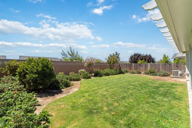 2006 N Sherman Street, Hanford, CA 93230