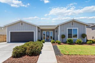 2006 N Sherman Street, Hanford, CA 93230