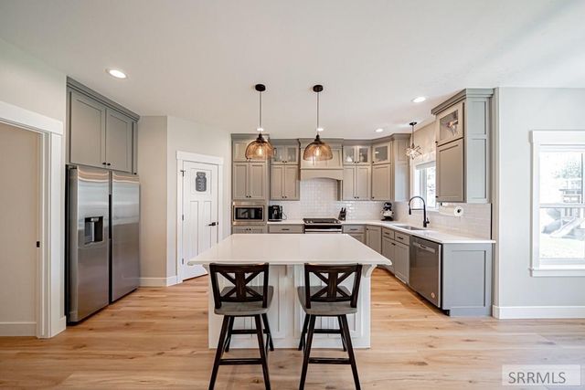 6330 E Middle Fork Road, Idaho Falls, ID 83406