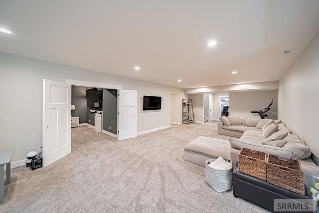 6330 E Middle Fork Road, Idaho Falls, ID 83406