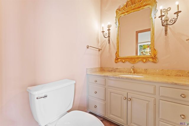 67 Jamestowne Ct, Baton Rouge, LA 70809