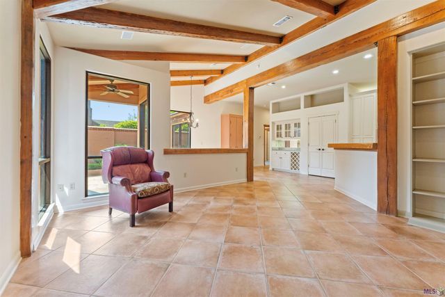 67 Jamestowne Ct, Baton Rouge, LA 70809