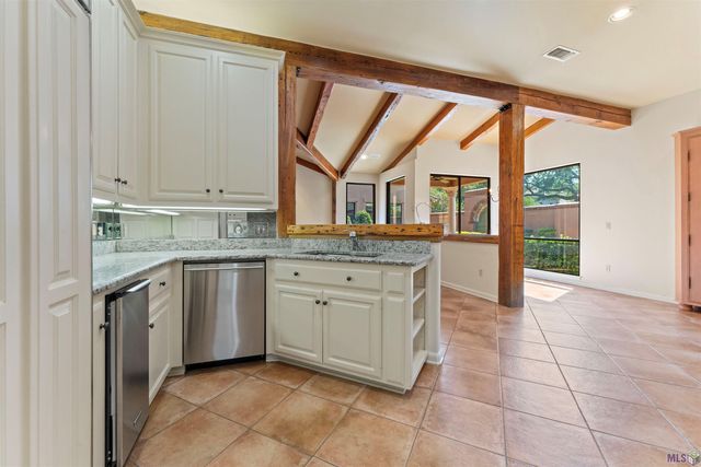 67 Jamestowne Ct, Baton Rouge, LA 70809