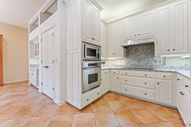 67 Jamestowne Ct, Baton Rouge, LA 70809