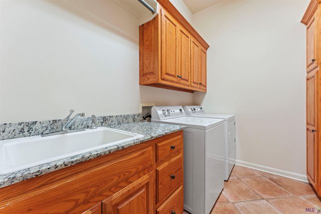 67 Jamestowne Ct, Baton Rouge, LA 70809