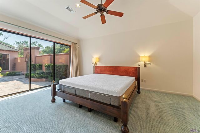 67 Jamestowne Ct, Baton Rouge, LA 70809