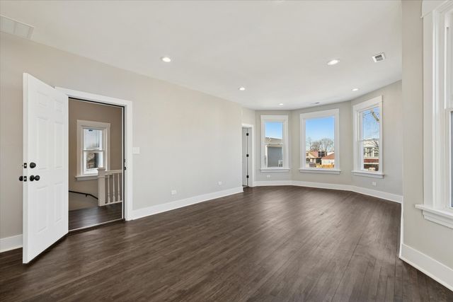 4845 W Potomac Avenue 2, Chicago, IL 60651