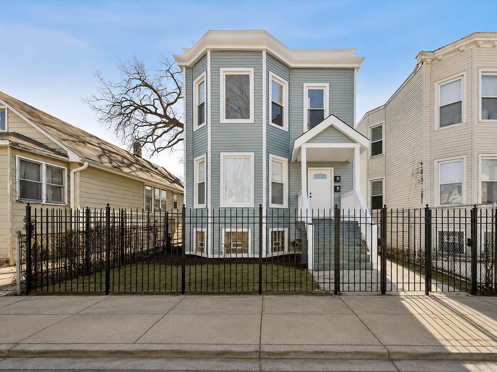4845 W Potomac Avenue 2, Chicago, IL 60651