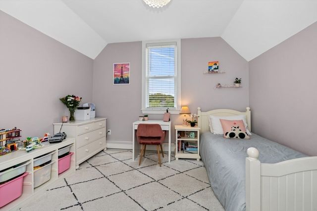 139 Florence St 139, Boston, MA 02131