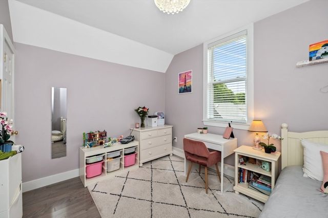 139 Florence St 139, Boston, MA 02131