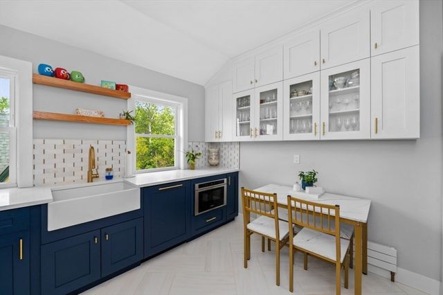 139 Florence St 139, Boston, MA 02131