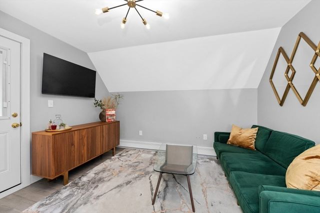 139 Florence St 139, Boston, MA 02131