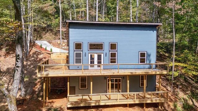 400 Molly Circle, Ellijay, GA 30540