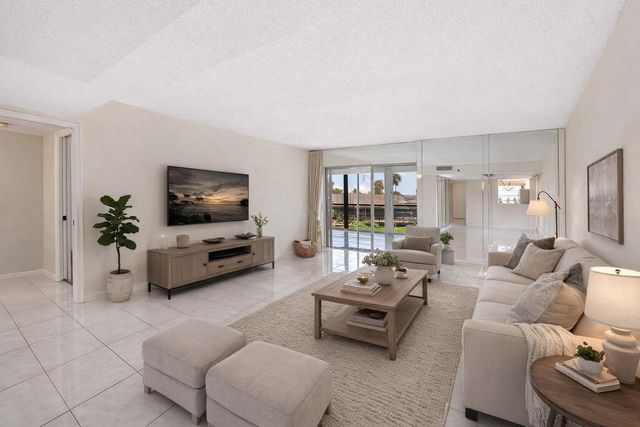 9220 SW 14th Street 3-208, Boca Raton, FL 33428