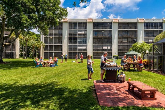 9220 SW 14th Street 3-208, Boca Raton, FL 33428