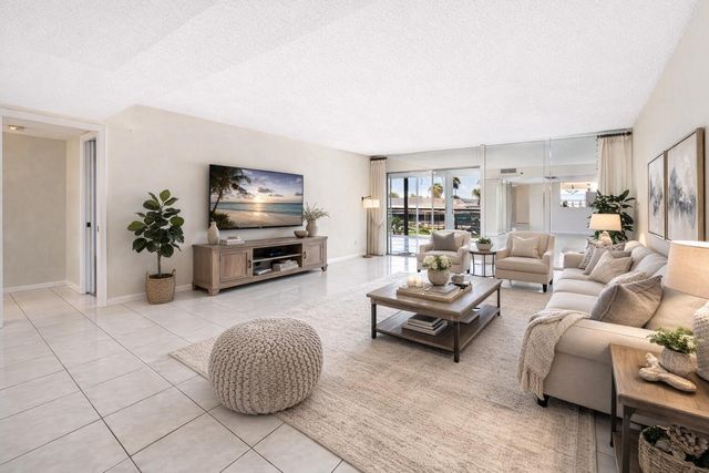 9220 SW 14th Street 3-208, Boca Raton, FL 33428