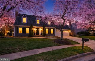 1502 CHAIN BRIDGE CT, Mclean, VA 22101