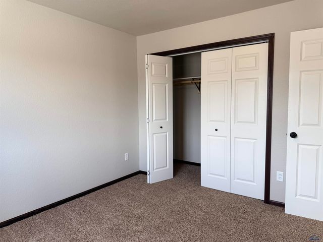 4070 MCINTOSH LN, Rapid City, SD 57703
