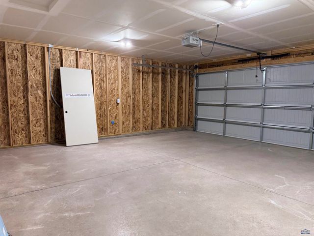 4070 MCINTOSH LN, Rapid City, SD 57703