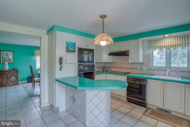 1326 FORREST AVE, Dover, DE 19904