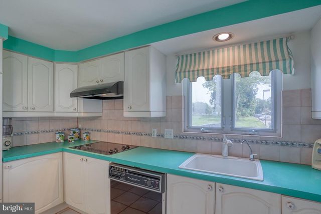 1326 FORREST AVE, Dover, DE 19904