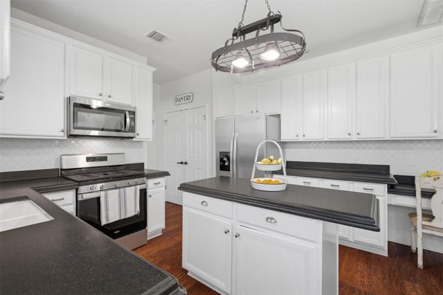 306 Thunderbay DR, Georgetown, TX 78626
